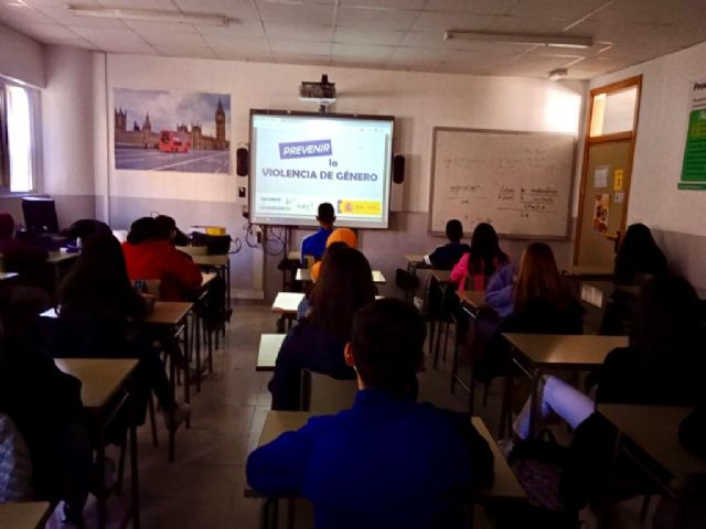 El Ayuntamiento de Lorca pone en marcha la II edición del programa de sensibilización y prevención en materia de igualdad y violencia de género 'Vacúnate por la Igualdad 2.1' - 1, Foto 1