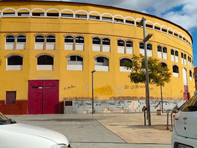 VOX propone mejorar el impacto visual de diferentes zonas de Cieza con la limpieza de grafitis - 2, Foto 2