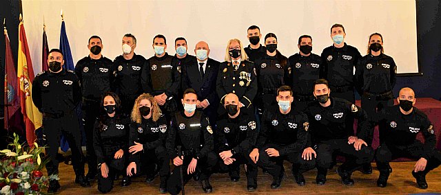 El Día de la Policía da la bienvenida a 19 nuevos agentes - 1, Foto 1