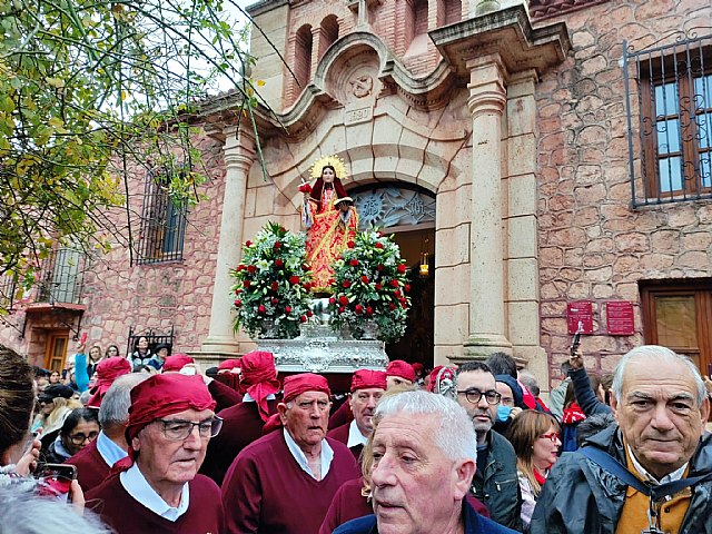 Cerca de 10.000 personas acompañan la imagen de Santa Eulalia en su tradicional romería de bajada a Totana tras dos años sin romería por la pandemia, Foto 1