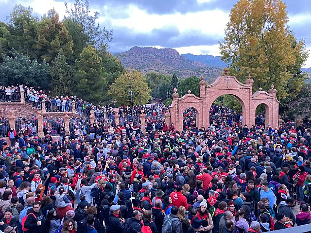 Cerca de 10.000 personas acompañan la imagen de Santa Eulalia en su tradicional romería de bajada a Totana tras dos años sin romería por la pandemia, Foto 2
