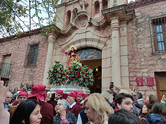 Cerca de 10.000 personas acompañan la imagen de Santa Eulalia en su tradicional romería de bajada a Totana tras dos años sin romería por la pandemia, Foto 4