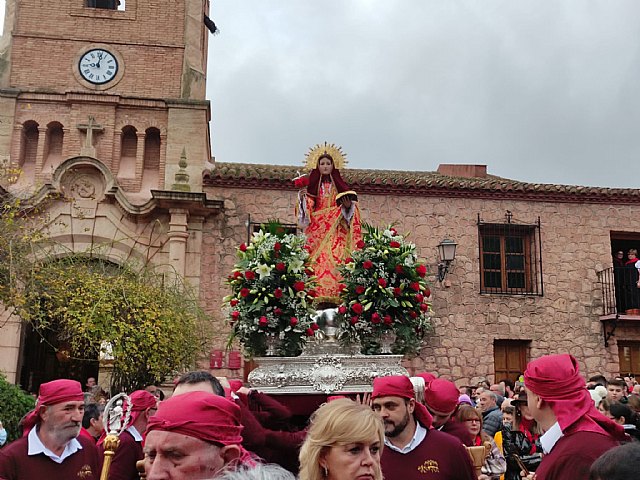 Cerca de 10.000 personas acompañan la imagen de Santa Eulalia en su tradicional romería de bajada a Totana tras dos años sin romería por la pandemia, Foto 5