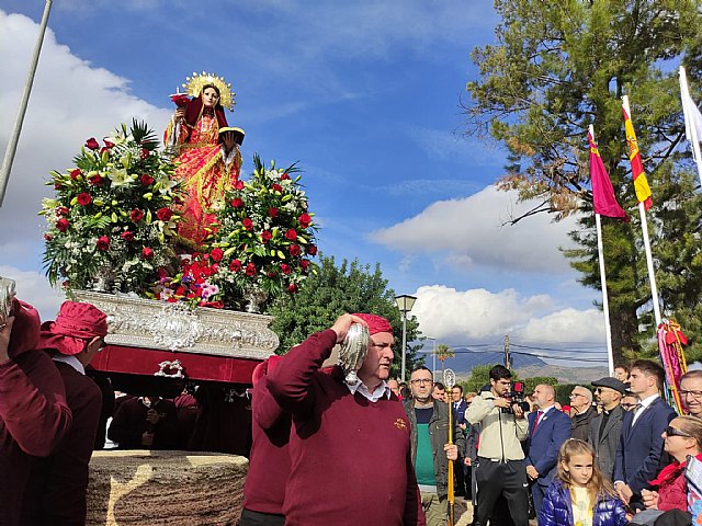 Cerca de 10.000 personas acompañan la imagen de Santa Eulalia en su tradicional romería de bajada a Totana tras dos años sin romería por la pandemia, Foto 7