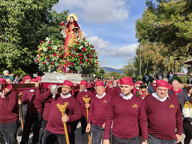 Cerca de 10.000 personas acompañan la imagen de Santa Eulalia en su tradicional romería de bajada a Totana tras dos años sin romería por la pandemia, Foto 8