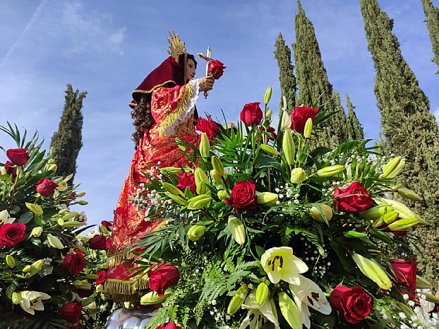 Cerca de 10.000 personas acompañan la imagen de Santa Eulalia en su tradicional romería de bajada a Totana tras dos años sin romería por la pandemia, Foto 9