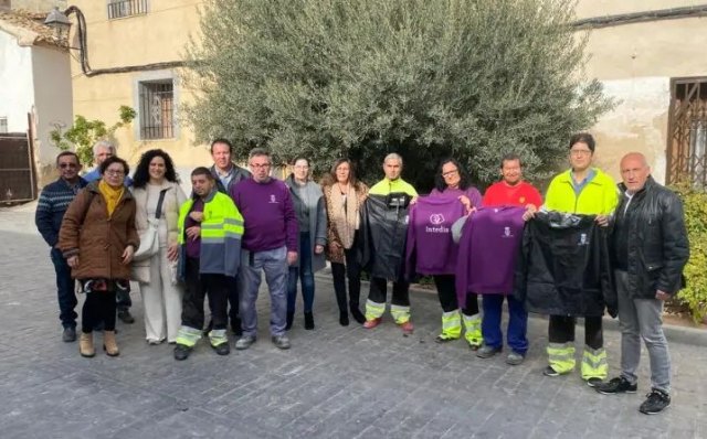 El Ayuntamiento de Mula entrega nueva ropa de trabajo a Intedis - 1, Foto 1