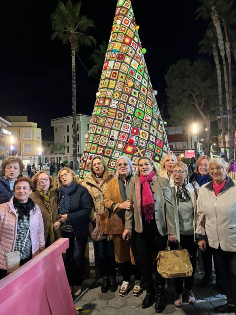 Un árbol de Navidad único decora la Plaza Real de la Feria de Los Alcázares - 3, Foto 3