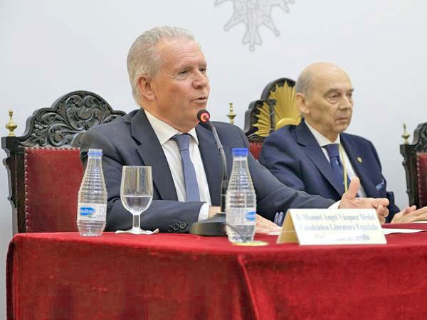 Cultura. Sevilla. El Catedrático Manuel Ángel Vázquez Medel fue el encargado de impartir la conferencia, bajo el título “Hacia el centenario del 27: propuestas y replanteamientos” - 3, Foto 3
