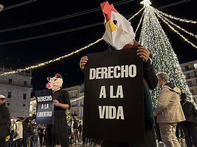 Colectivos animalistas denuncian el abandono institucional en un homenaje por los animales fallecidos en la DANA - 2, Foto 2