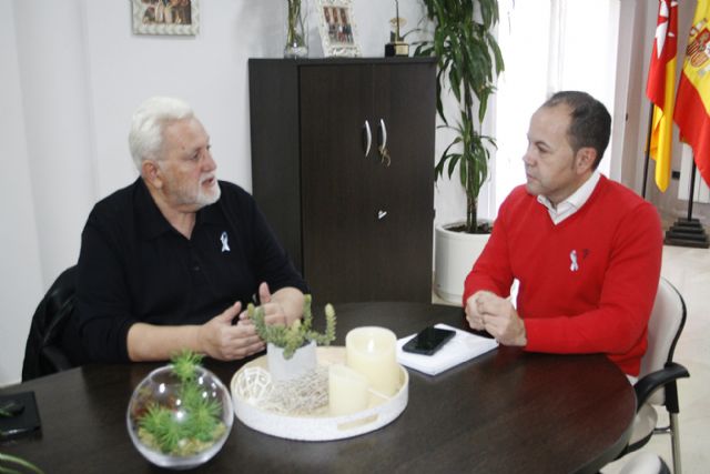 El Ayuntamiento de Herencia apoya la campaña ´Prosvida´ del Grupo Oretania para visibilizar el cáncer de próstata - 1, Foto 1