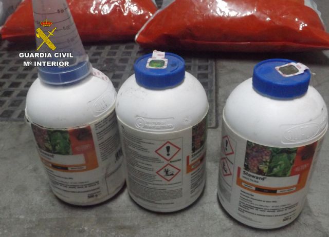 La Guardia Civil destapa una trama delictiva dedicada a la sustracción de productos fitosanitarios, Foto 3