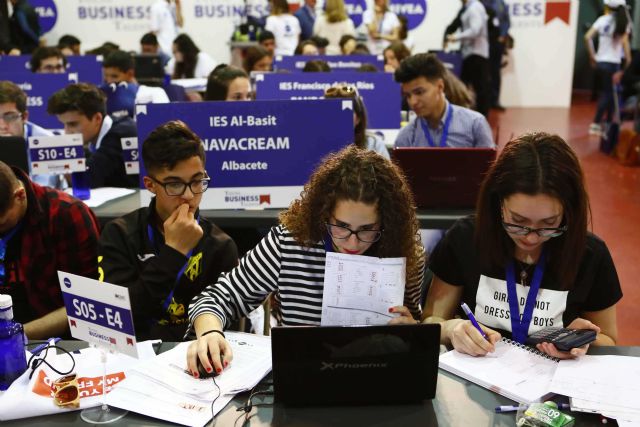 Más de 650 estudiantes de Murcia buscan ser los mejores empresarios virtuales del país - 1, Foto 1
