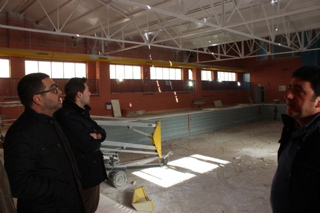 Las obras de acondicionamiento de la piscina climatizada estarán terminadas a finales de enero - 2, Foto 2