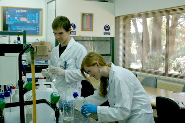 Los cursos de química y mecánica son los más eficaces para encontrar empleo - 1, Foto 1