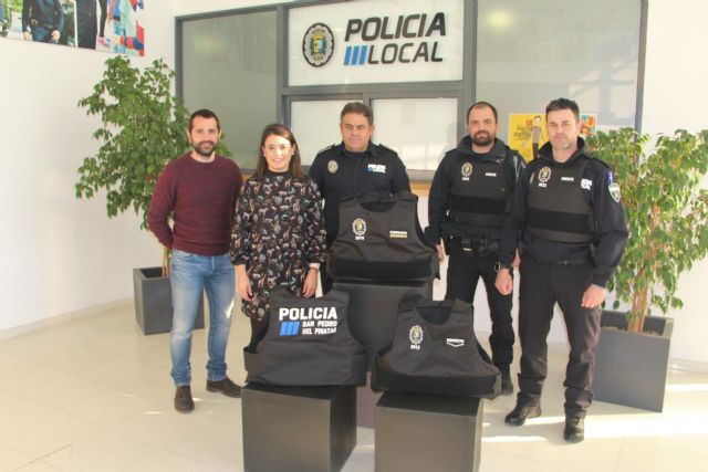 Policía Local de San Pedro del Pinatar refuerza la seguridad de sus agentes con nuevos chalecos antibalas - 1, Foto 1