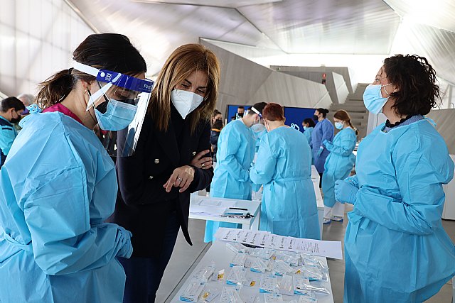 El cribado masivo a alumnos y profesores de infantil y primaria permite detectar 45 positivos de los más de 800 test realizados, frenando la propagación del virus en Archena - 2, Foto 2