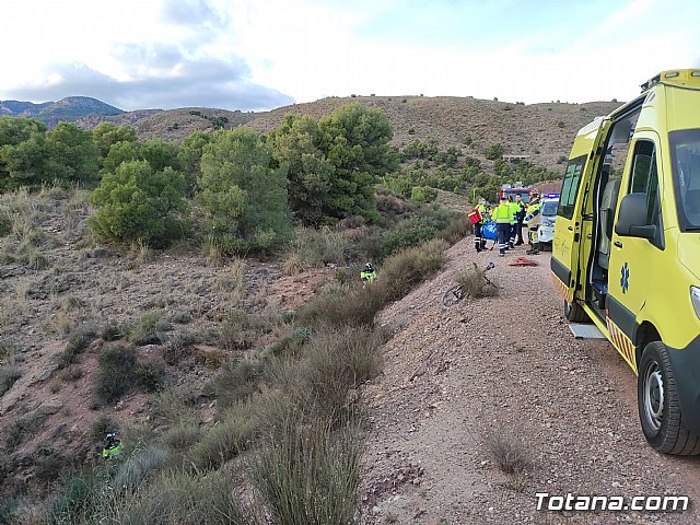 Rescatan a un ciclista tras caer a un barranco junto al Trasvase, Foto 3