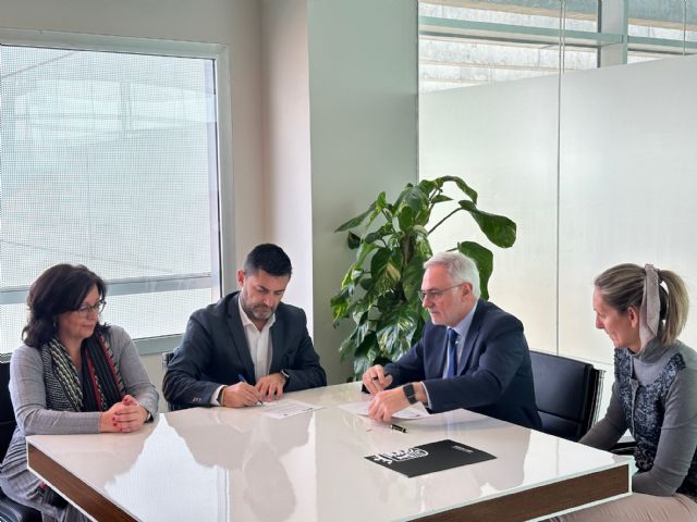 El Ayuntamiento de Torre Pacheco firma un convenio con UPTA - 5, Foto 5