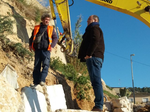 Comienzan las obras del talud de Saavedra Fajardo y el camino del cementerio - 1, Foto 1