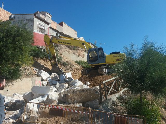 Comienzan las obras del talud de Saavedra Fajardo y el camino del cementerio - 2, Foto 2