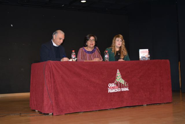 Mariano Valverde presenta en Águilas La Máscara de Macbeth - 1, Foto 1