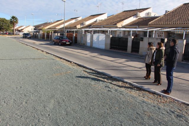 El Ayuntamiento habilita un aparcamiento disuasorio junto al IES Dos Mares - 2, Foto 2
