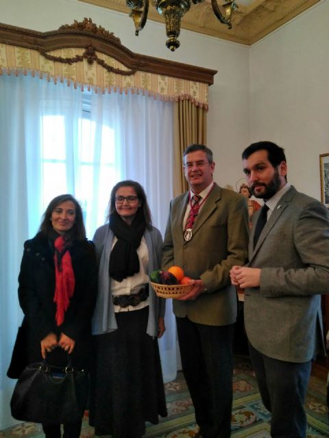 El Coronel del RAA73 recibe la medalla de Hermano de la Cofradía de San Ginés de la Jara. - 1, Foto 1