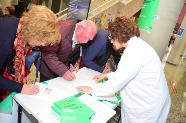 Nueva recogida de firmas en centros sanitarios y hospitales de la Región de Murcia para aprobar la Ley de ratios enfermeras - 1, Foto 1