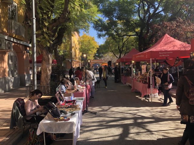 Decenas de personas visitan Vistabella para disfrutar del mercado creativo 'La Placica de los Patos' - 2, Foto 2