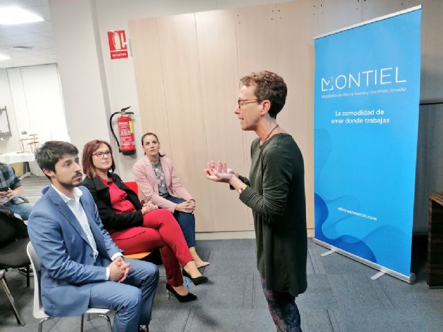 Un total de 65 empresas murcianas se suman a un programa de sensibilización contra la violencia de género - 1, Foto 1