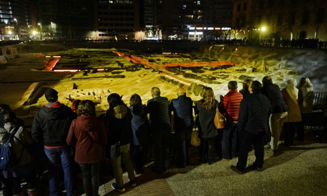 Miles de personas recorren ´San Esteban, el yacimiento bajo la luz´ - 1, Foto 1