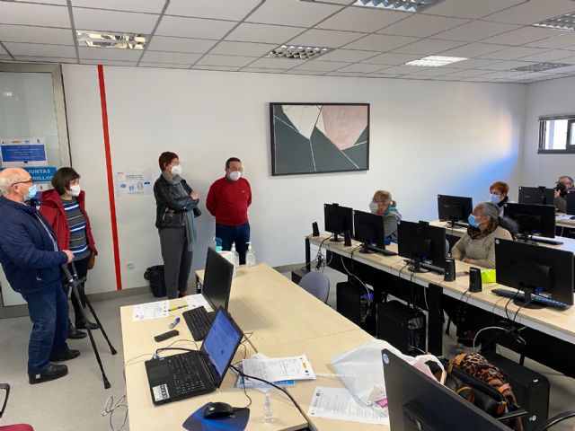 Diez alumnos realizan en Jumilla el dirigido a mayores de 45 años en desempleo de larga duración - 2, Foto 2