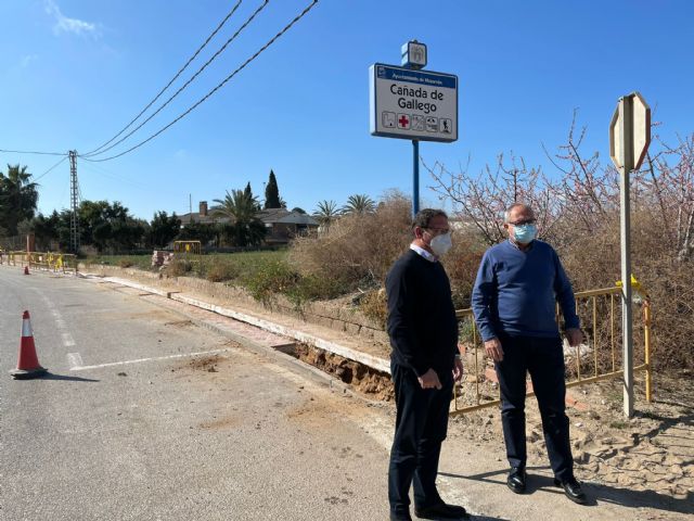 El alcalde visita las obras de soterramiento de la línea eléctrica en Cañada de Gallego - 2, Foto 2