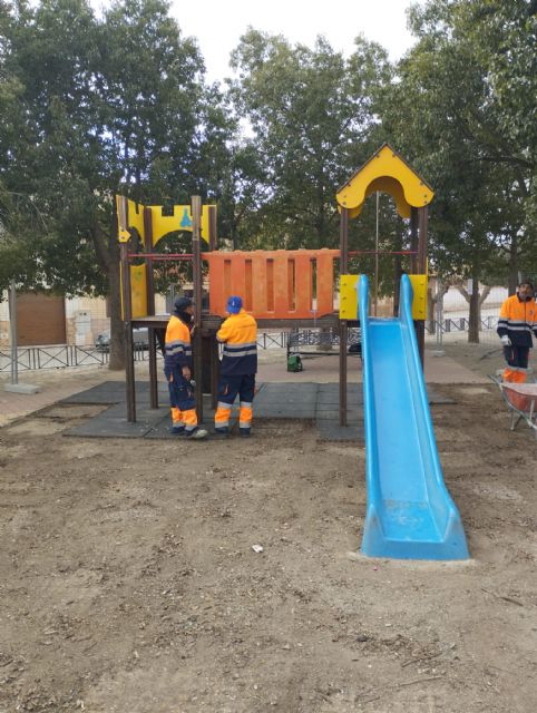 Comienzan las obras de reparación y mejora en el parque infantil de los Dúplex en Puerto Lumbreras - 3, Foto 3