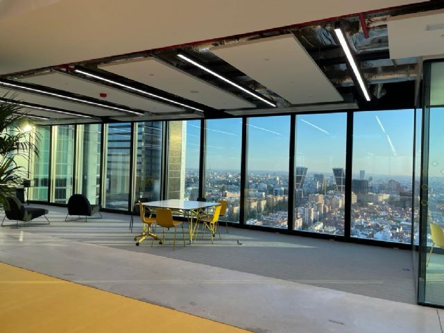 El moderno edificio de 35 plantas situado en Madrid aúna bienestar y respeto al medio ambiente - 1, Foto 1