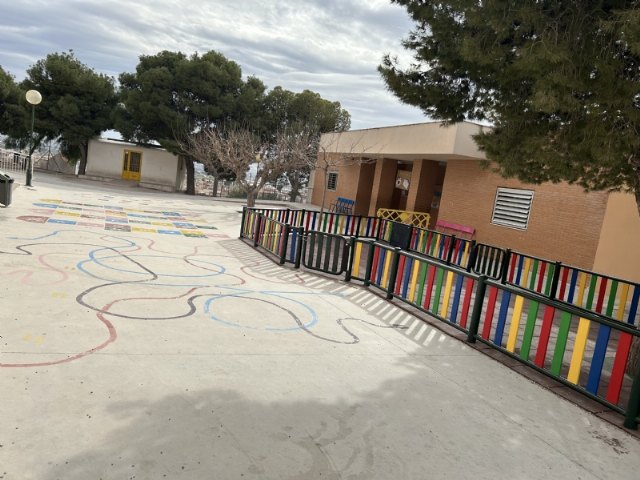 Acuerdan cubrir la zona del patio de Educación Infantil del CEIP San José mediante un sistema de toldos, Foto 1