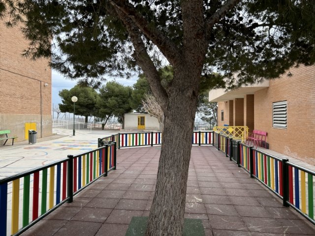 Acuerdan cubrir la zona del patio de Educación Infantil del CEIP San José mediante un sistema de toldos, Foto 2