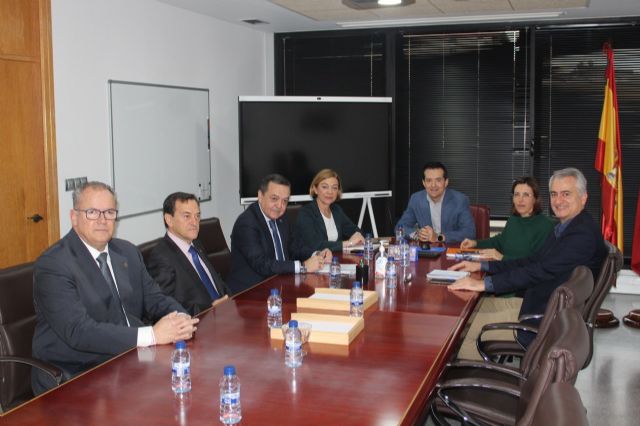 Fomento, Ayuntamiento de Jumilla y Croem se reúnen para avanzar en la remodelación de la carretera de El Carche - 1, Foto 1