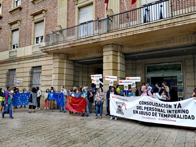 Intersindical convoca una concentración contra las ofertas de empleo del gobierno regional - 1, Foto 1