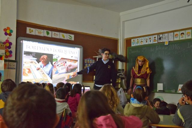 Más de 600 niños de siete colegios lorquinos han disfrutado ya de las actividades de promoción de la Semana Santa organizadas por GuiAzul - 2, Foto 2