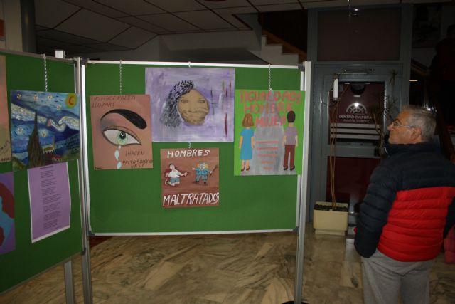 Las mujeres alzan su voz en un emotivo acto para celebrar el día 8 de marzo - 1, Foto 1