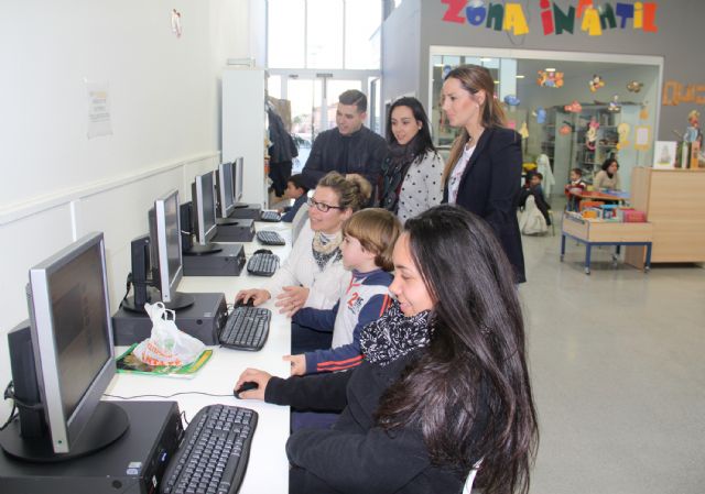 Renuevan los equipos informáticos del Aula de Nuevas Tecnologías de la pedanía lumbrerense de La Estación-Esparragal - 1, Foto 1