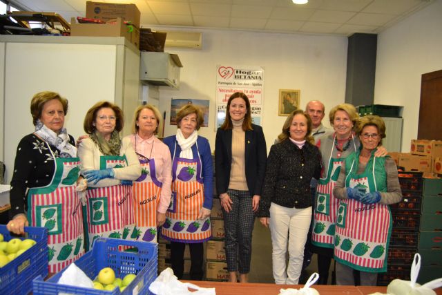 La alcaldesa y la edil de Servicios Sociales visitan Hogar Betania - 1, Foto 1