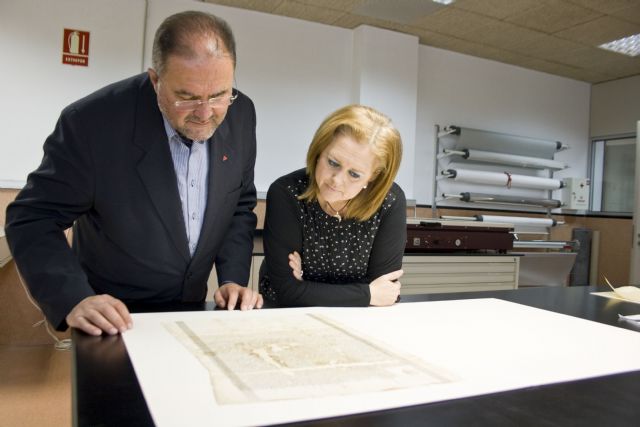 La Consejería de Cultura entrega cinco documentos restaurados en soporte de pergamino de los siglos XIV y XV - 1, Foto 1