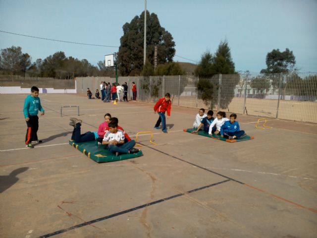 El Programa ADE acerca el atletismo a los escolares de El Llano del Beal - 1, Foto 1