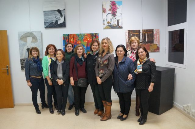 La asociación Isabel González inaugura la muestra de su taller de pintura por el 8 de marzo - 1, Foto 1