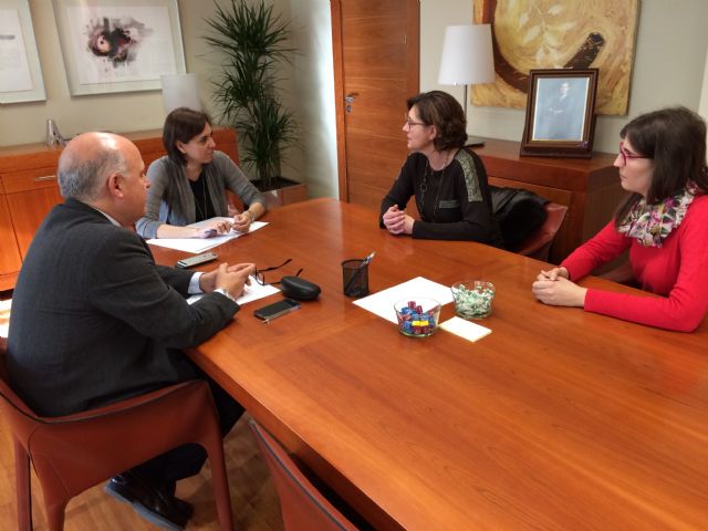 La alcaldesa solicita de nuevo la reapertura de la farmacia del 4° Distrito - 1, Foto 1