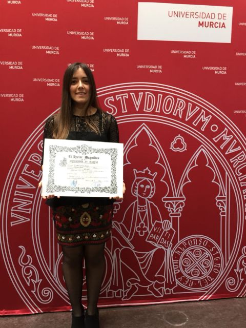 Una graduada en Bioquímica por la UMU, número uno en el examen nacional de Químico Interno Residente (QIR) - 1, Foto 1