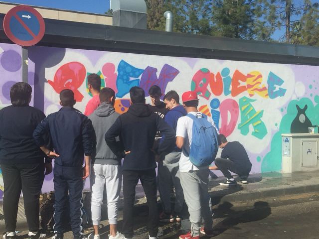 Alumnos del IES Aljada plasman en un grafiti las conclusiones del taller 'El Amor Nos Sienta Bien' - 2, Foto 2